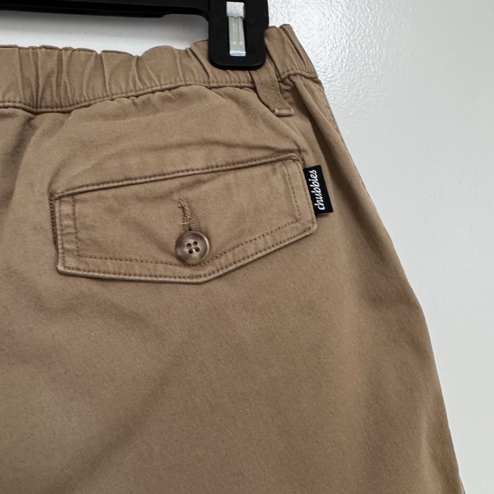 Chubbies Men's Medium The Staples Originals 5.5" Khaki Stretch Twill Shorts - Picture 3 of 5